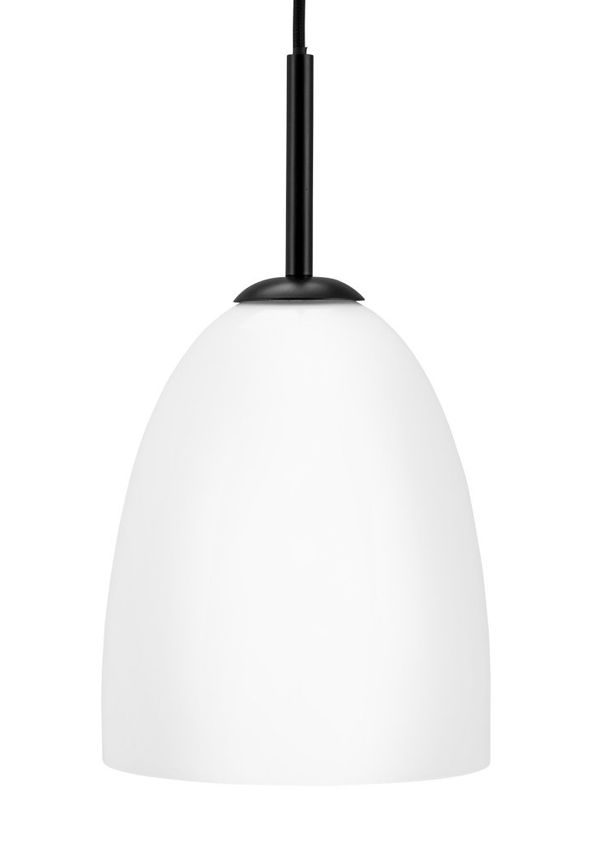 Dyberg Larsen taklampa som passar perfekt till sommaren 2025!