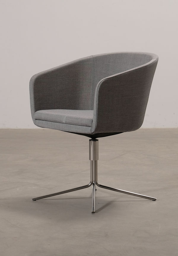 Vacker grå stol 2025 från Johanson Design.