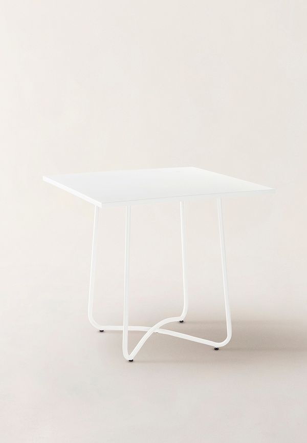 Klassisk vit bord i aluminium från Jotex.