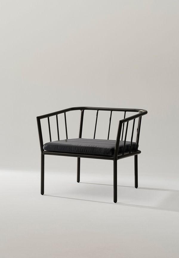 Moderiktig fåtölj 2025 från Jotex.