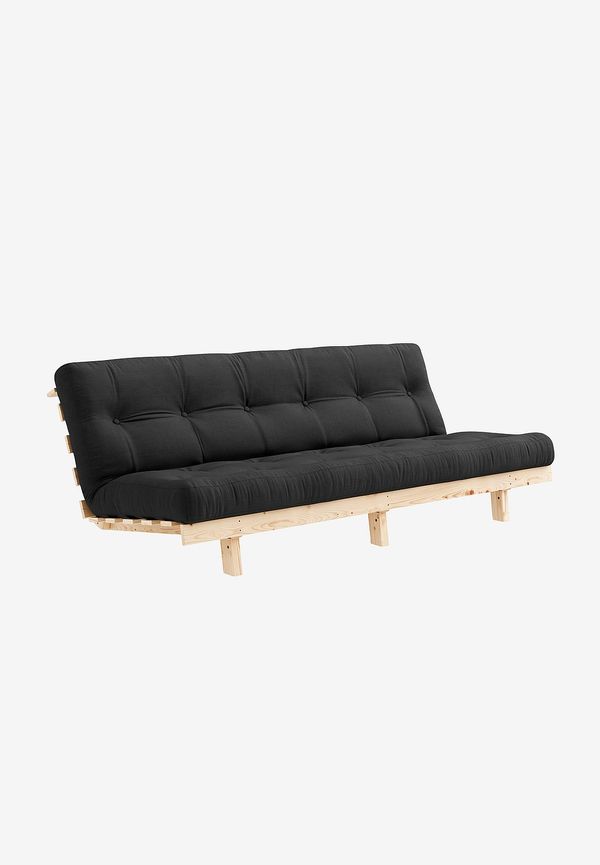 Svart Karup Design-bäddsoffa i mysig modell.