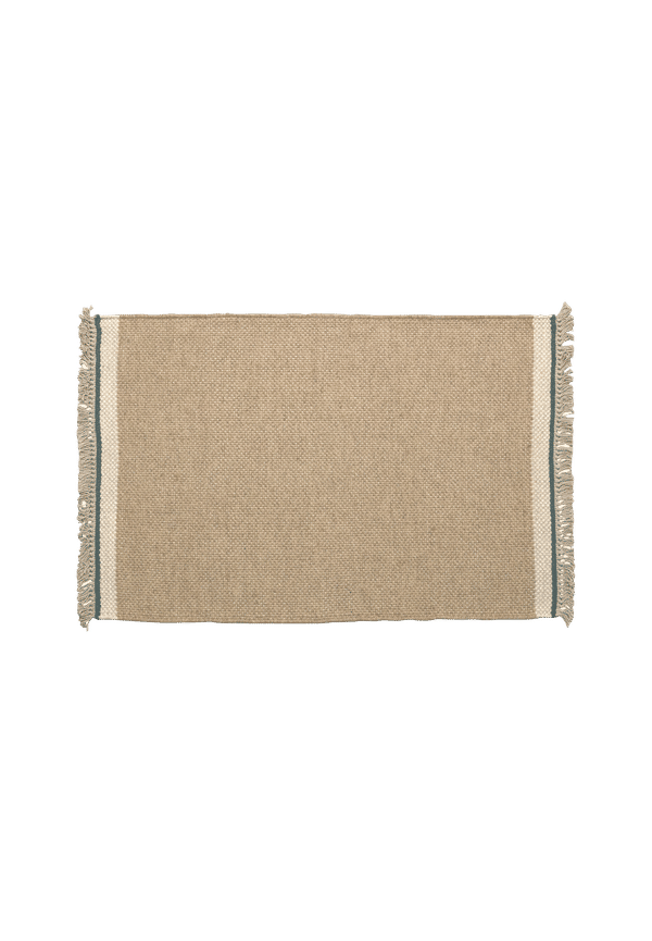 Stilren matta i ull från Kave Home.