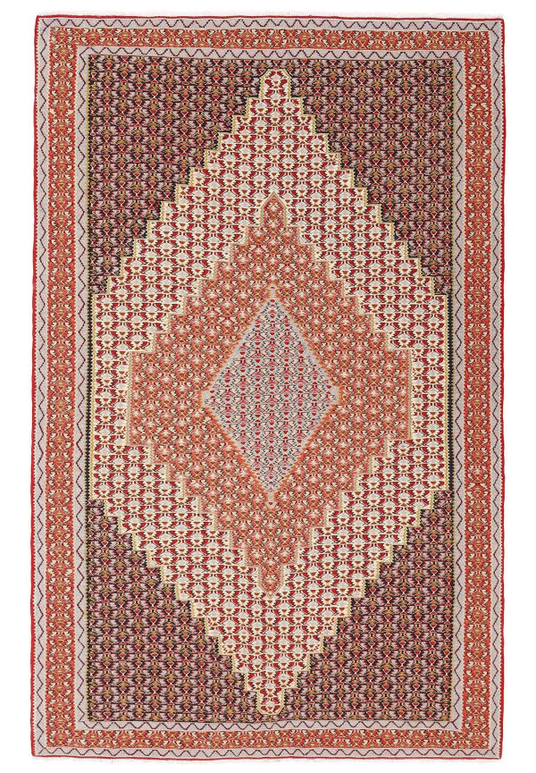 Flerfärgad ullmatta som passar perfekt till våren 2025!