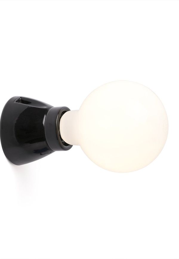 Ikonisk vägglampa 2025 från Faro Barcelona.