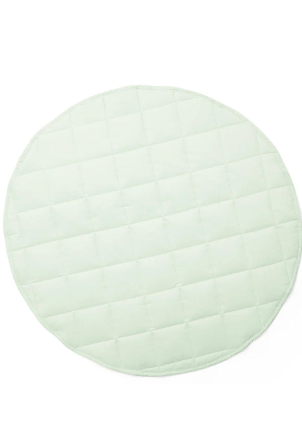 Skön lekmatta i grönt från Kid's Concept.