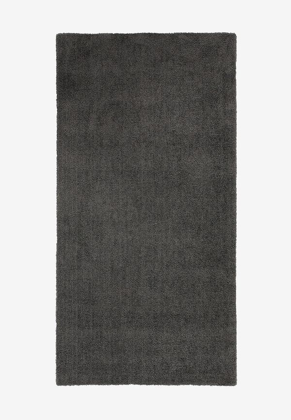 Svart matta som passar perfekt till sommaren 2025!