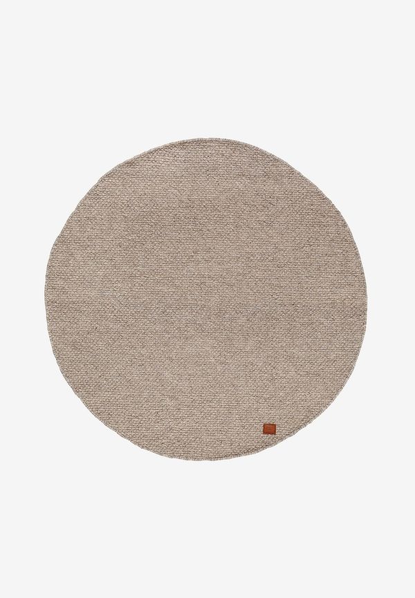 Supersnygg beige matta i ull från KM Home.