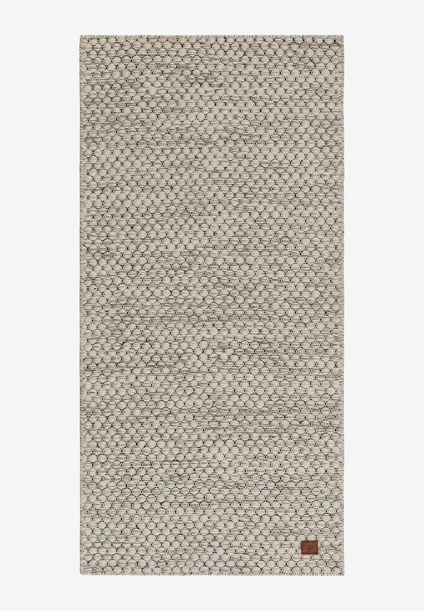 Stilriktig vit ullmatta 2025 från KM Home.