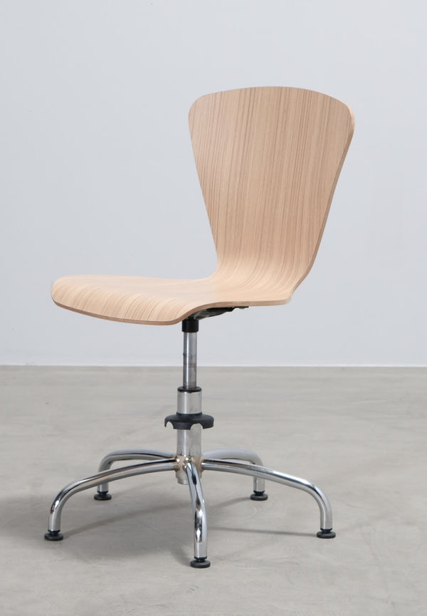 Stilriktig konferensstol 2025 från No brand.