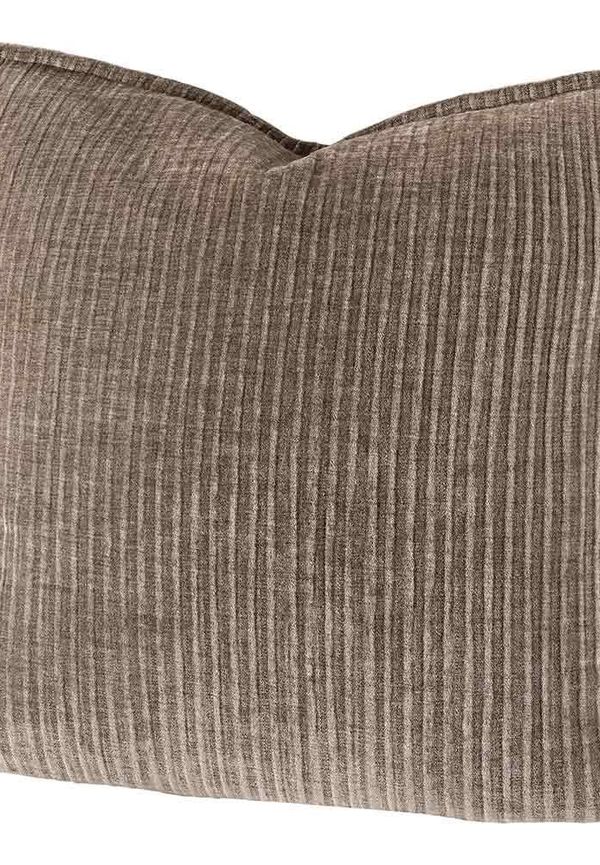 Ikonisk artwood möbel i vit färg gjord i manchester.