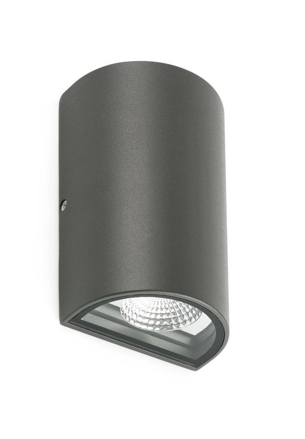 Fin fasadlampa 2025 från Faro Barcelona.