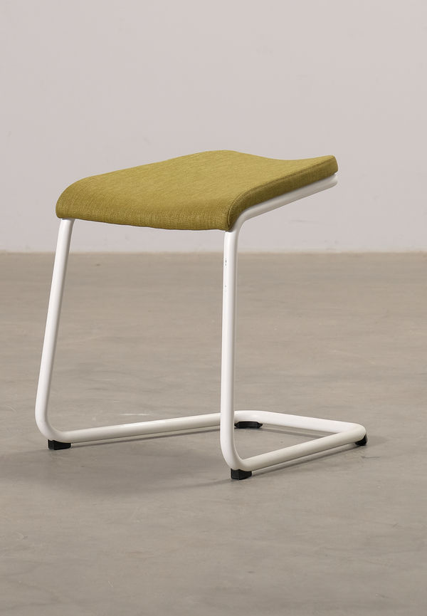 Jättesnygg barpall 2025 från Lammhults.