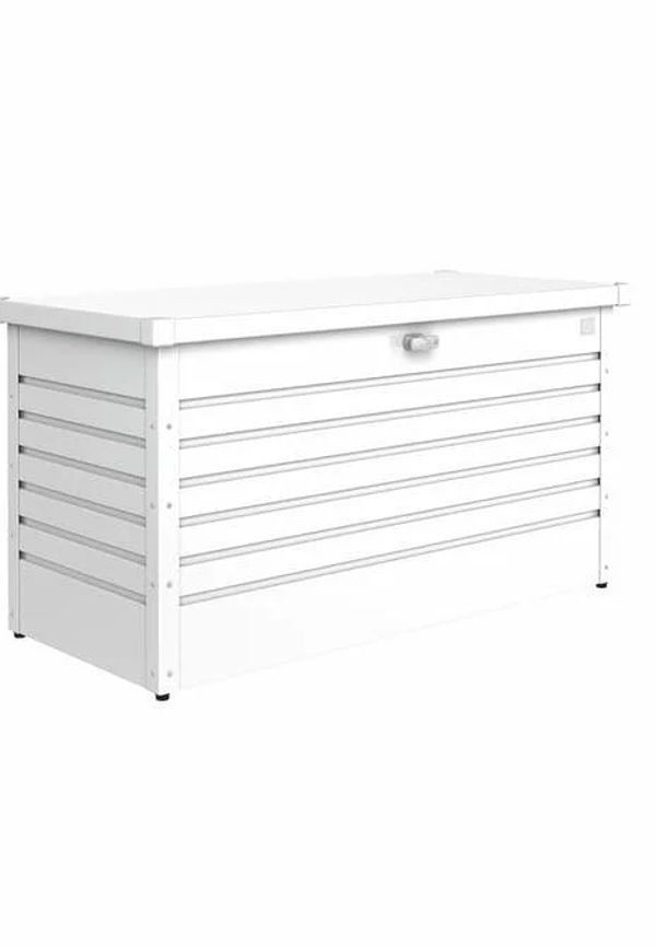 Mysig vit utemöbel 2025 från Biohort.