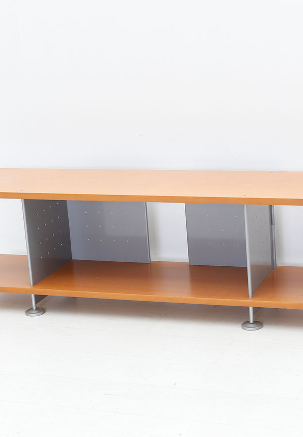 Otroligt snygg brun sidobord 2025 från Ligne Roset.