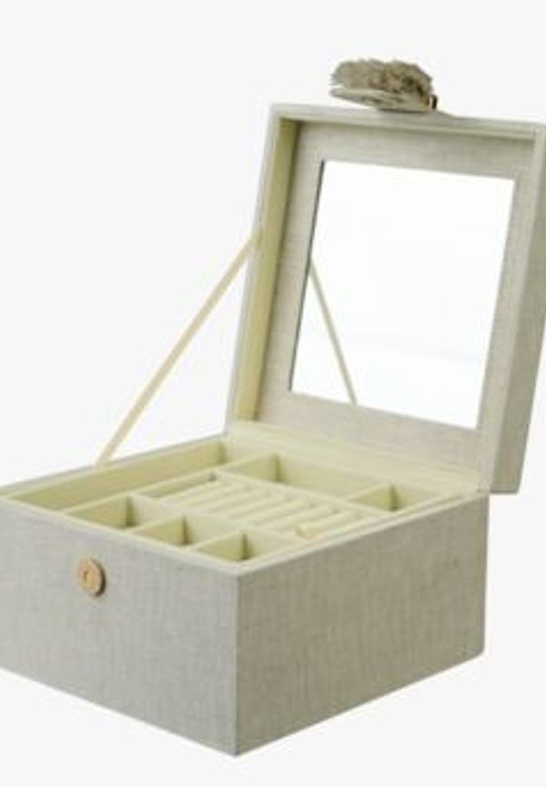 Stilriktig smyckeskrin 2024 från hemtex.