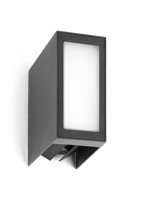 Stilren fasadlampa i aluminium från Faro Barcelona.