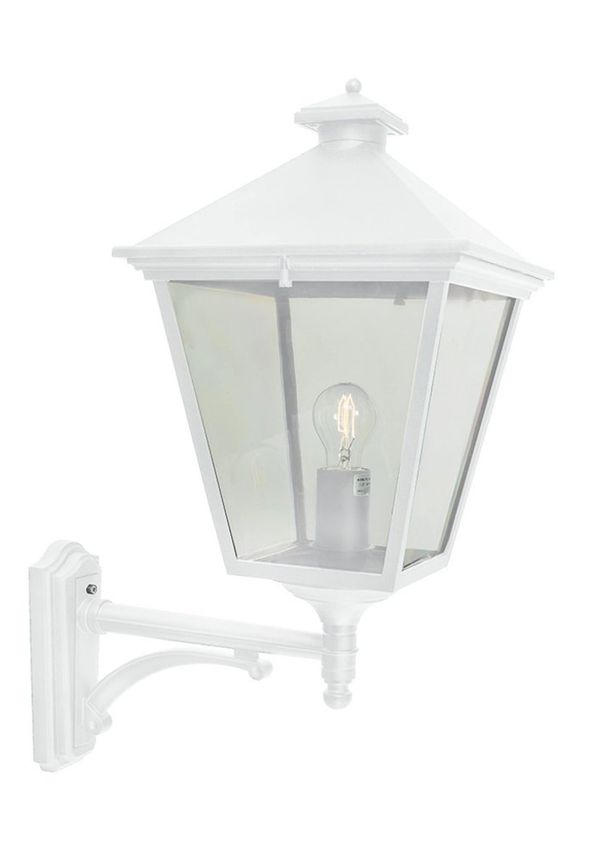 Modern Lampa som passar bra vid många olika tillfällen.