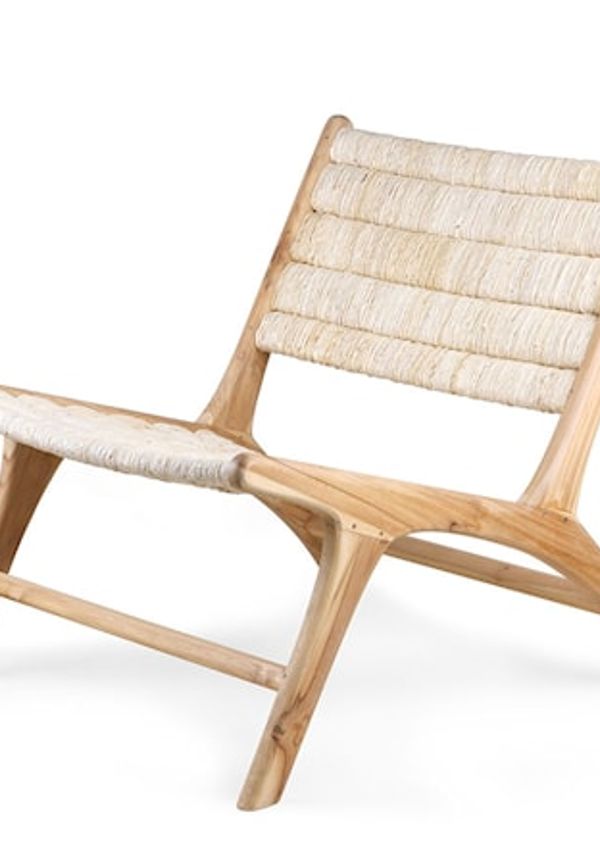 Fantastiskt fin beige fåtölj i teak från HKliving.