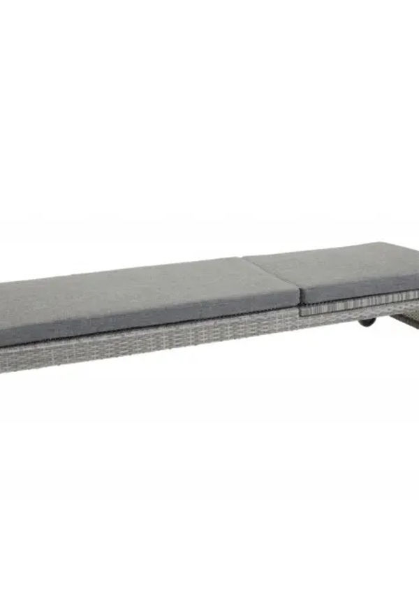 Smickrande aluminiumsolsäng 2025 från SwedishHome.