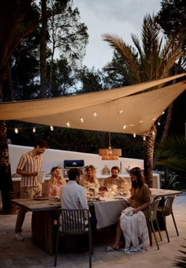 Stilren Lampa som passar bra vid många olika tillfällen.