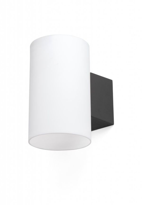 Riktigt trendig fasadlampa i aluminium från Faro Barcelona.