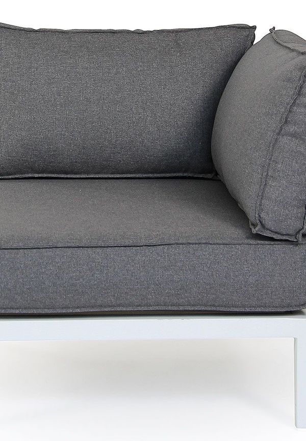 Modern bord i aluminium från Brafab.