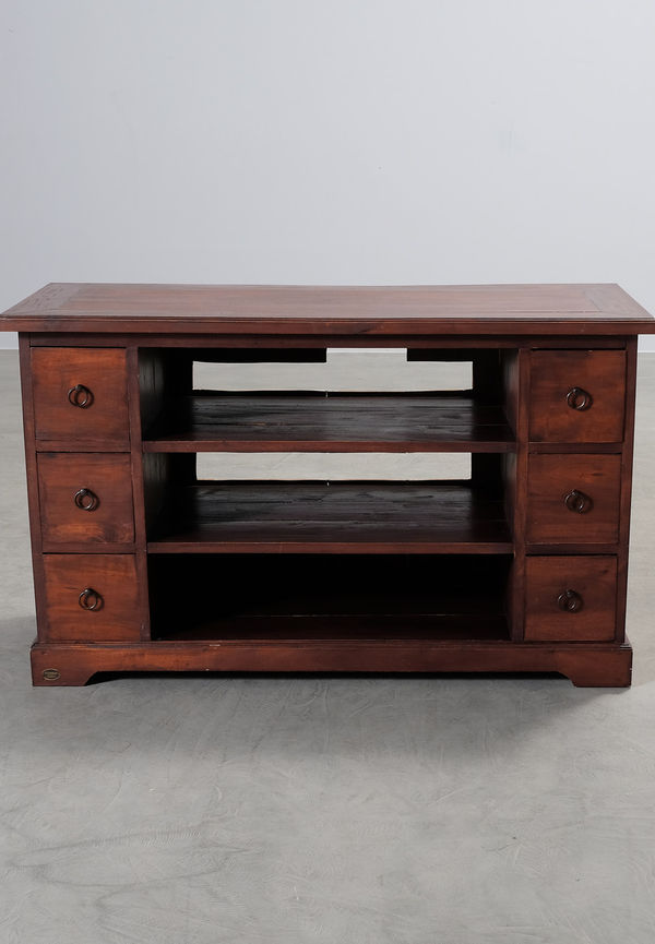 Supersnygg Låda som passar bra vid många olika tillfällen.