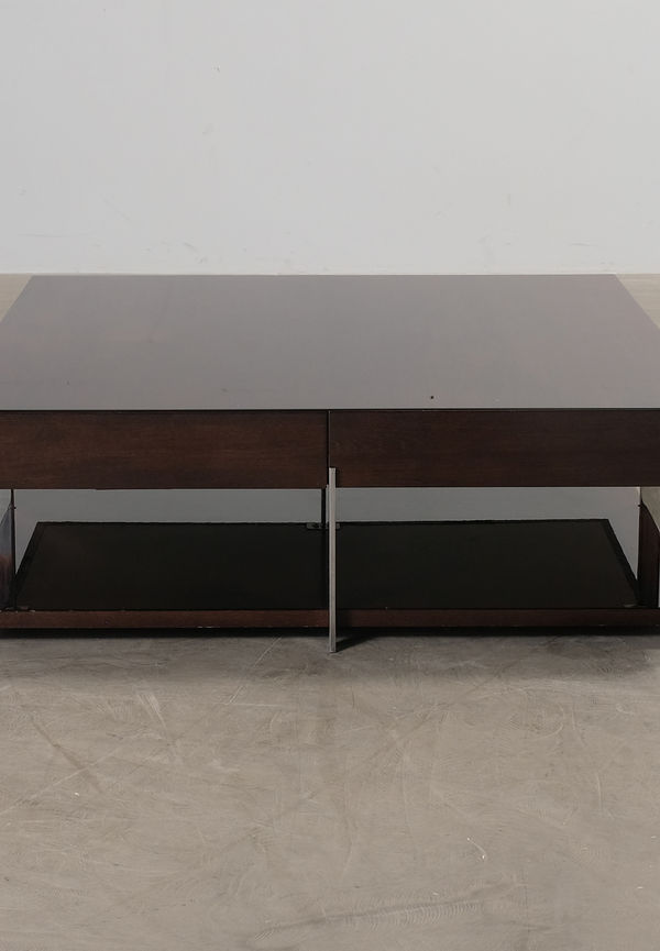 Komfortabel bord som passar bra vid många olika tillfällen.