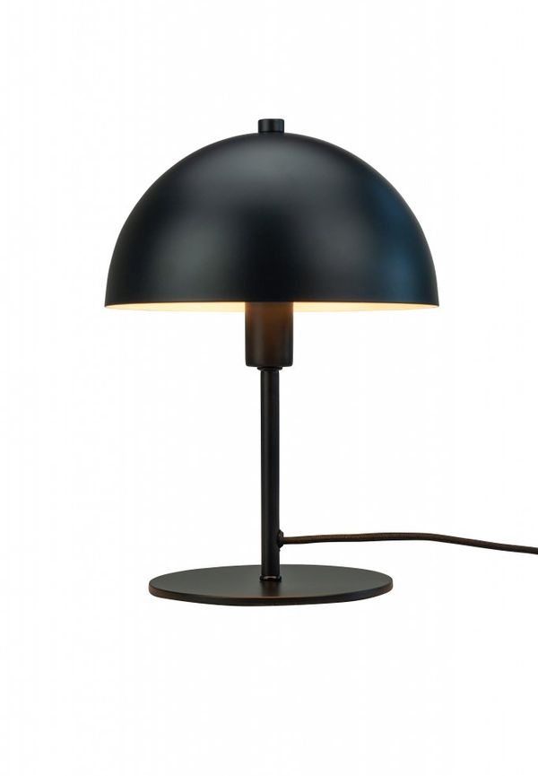 Otroligt fin bordslampa 2025 från Dyberg Larsen.