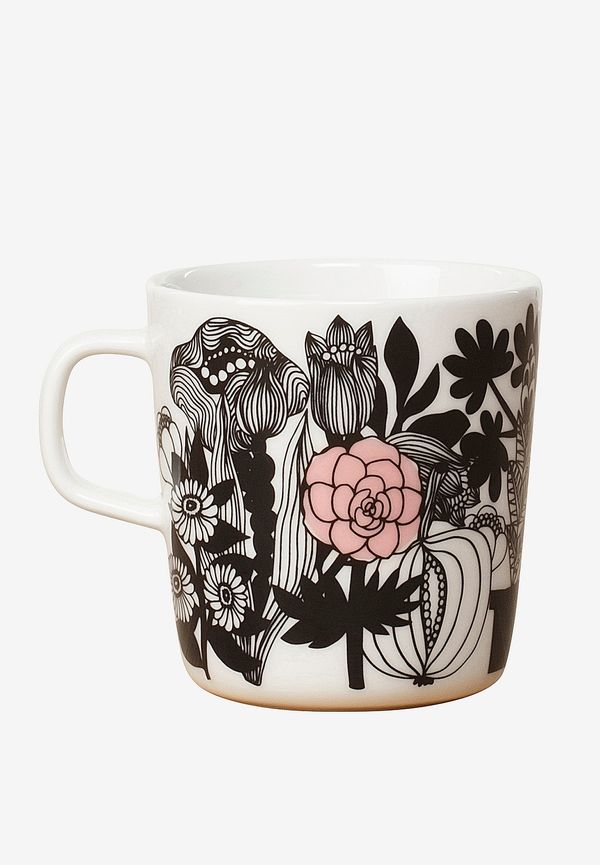 Vacker svart skåp 2025 från Marimekko.