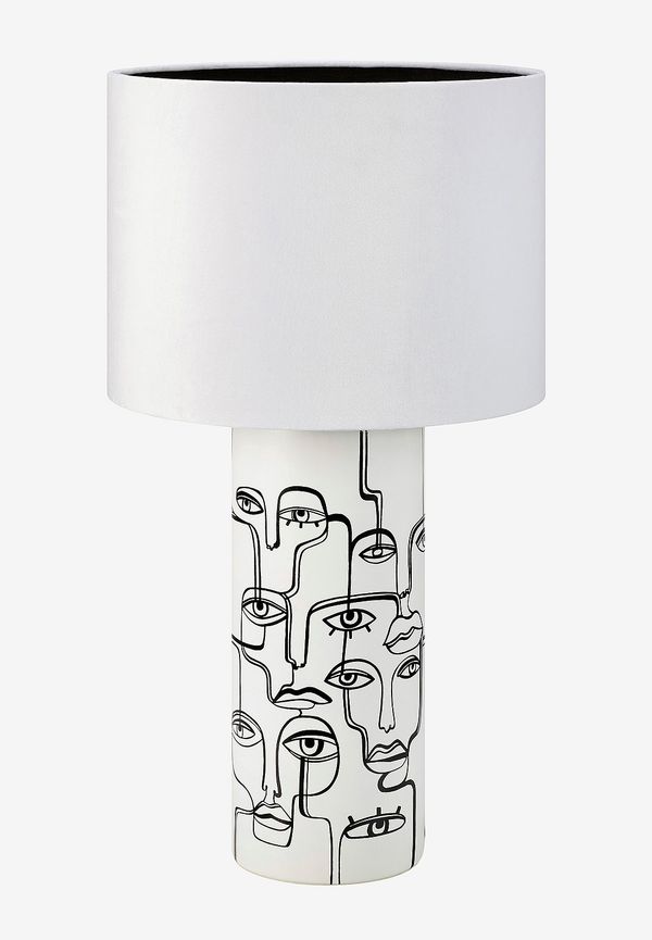 Moderiktig Lampa som passar bra vid många olika tillfällen.