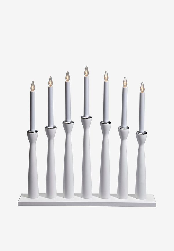 Vit Markslöjd-lampa i jättefin modell.