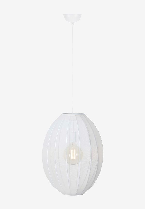 Vacker vit lampa 2025 från Markslöjd.