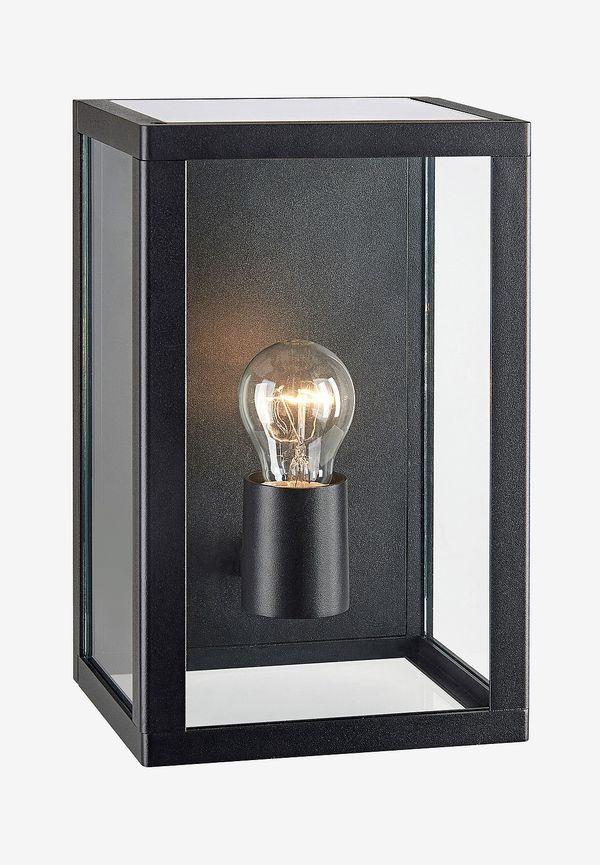 Klassisk aluminiumlampa i svart från Markslöjd.