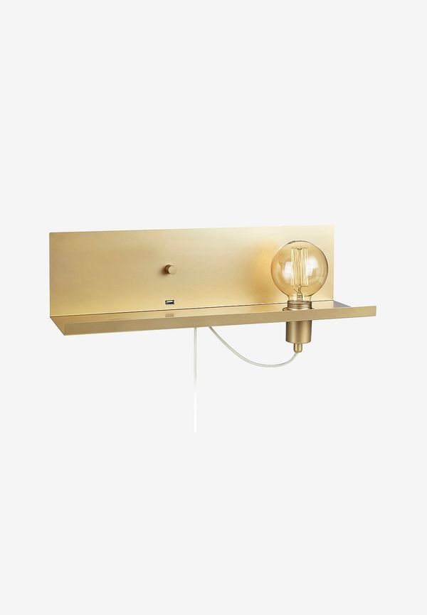 Guld Markslöjd-vägglampa i vacker modell.