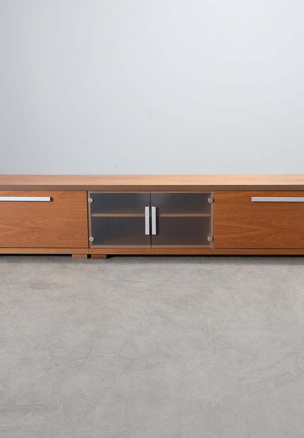 Brun Masku-bänk i stilriktig modell.