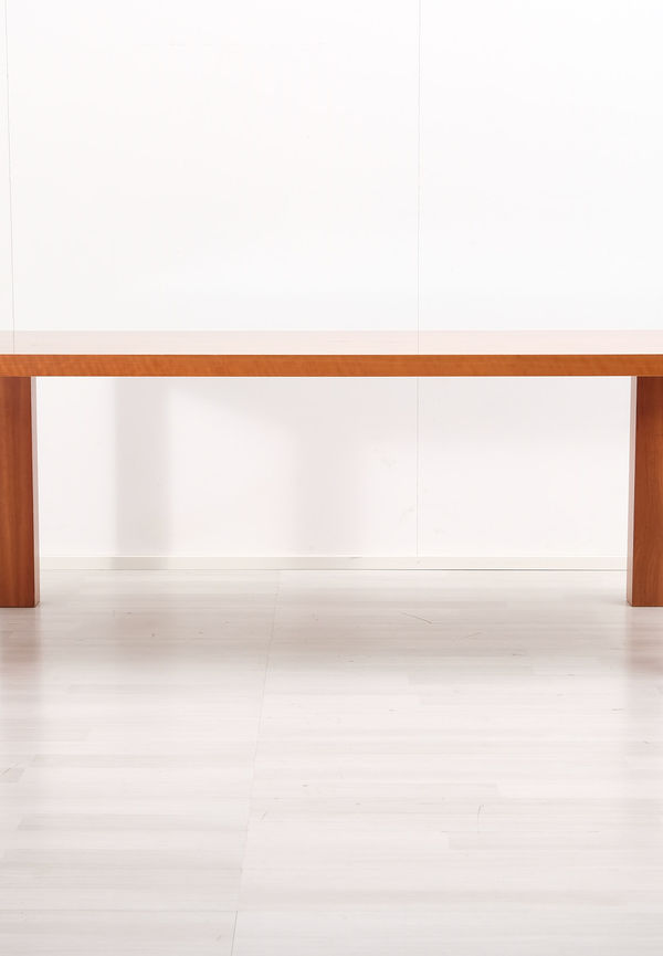 Exklusiv brun bord 2025 från No brand.