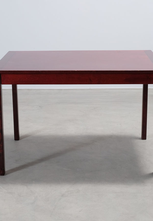 Mysig brun matbord 2025 från No brand.