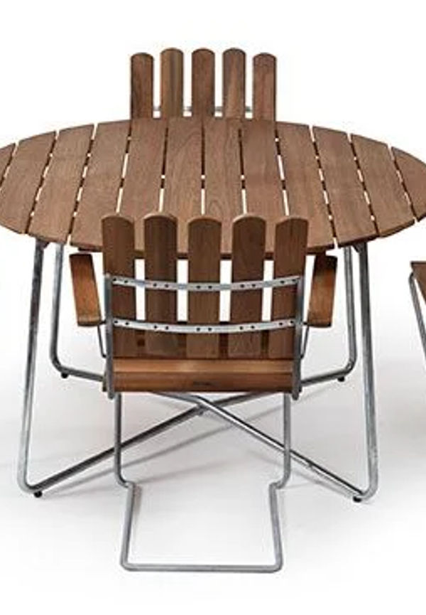 Mysig grupp i teak från Grythyttan Stålmöbler.
