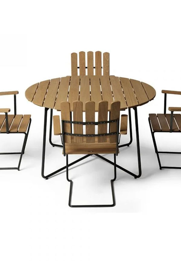 Modern matgrupp 2024 från Grythyttan Stålmöbler.