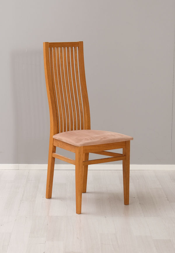 Fin matstol i ek från No brand.