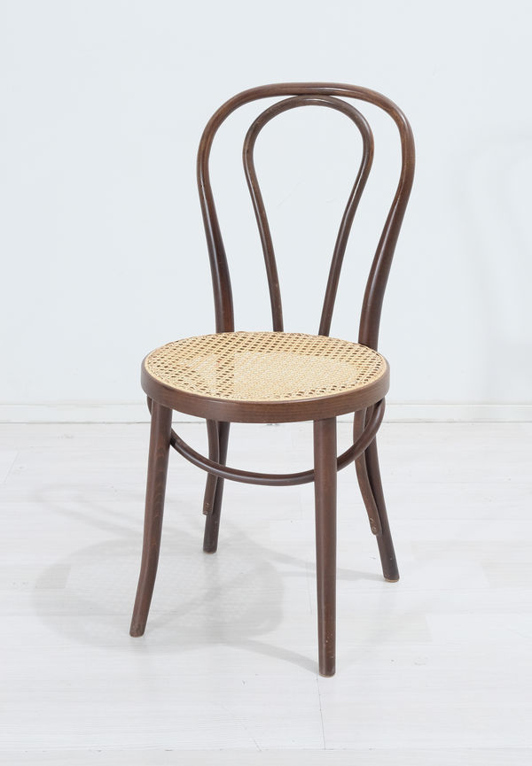 Snygg Stol som passar bra vid många olika tillfällen.