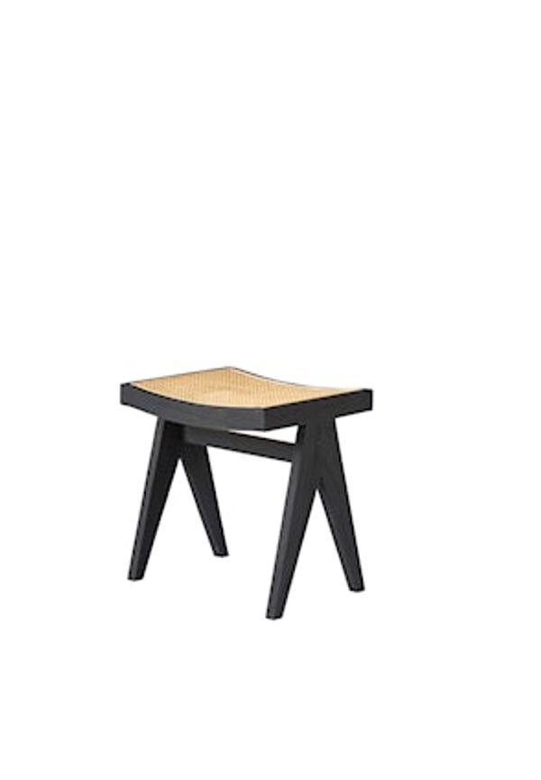 Söt svart pall 2025 från Wikholm Form.