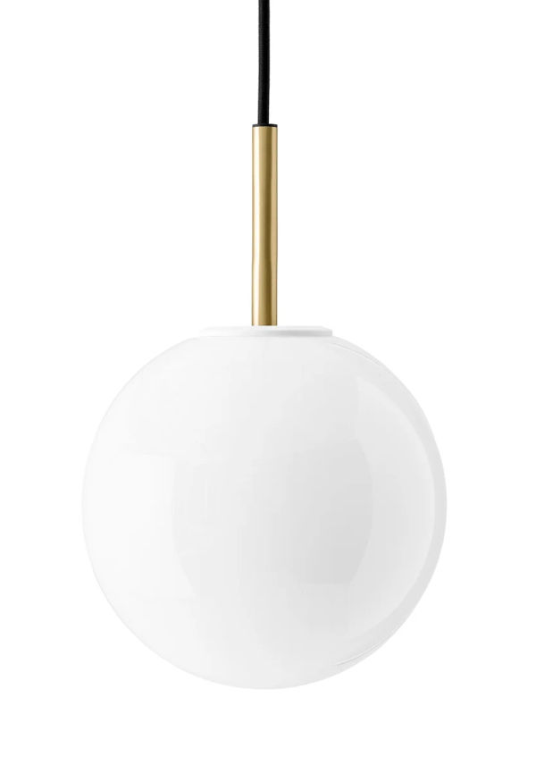 Riktigt trendig lampa i guldfärgat från Menu.