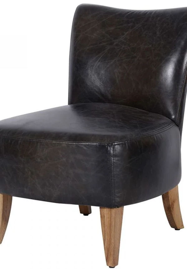 Snygg fåtölj i läder från Artwood.