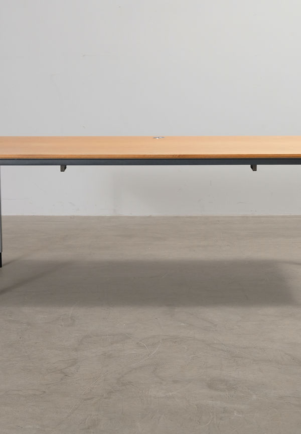 Härlig arbetsbord 2024 från Mobel.