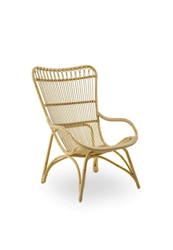 Otroligt snygg utemöbel i brun färg gjord i aluminium.