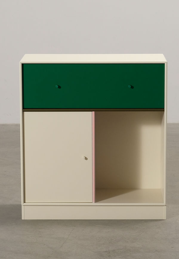 Elegant skåp 2025 från Montana.