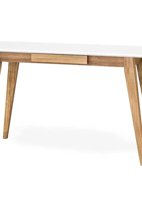 Moderiktig ekbord 2025 från Torkelson.