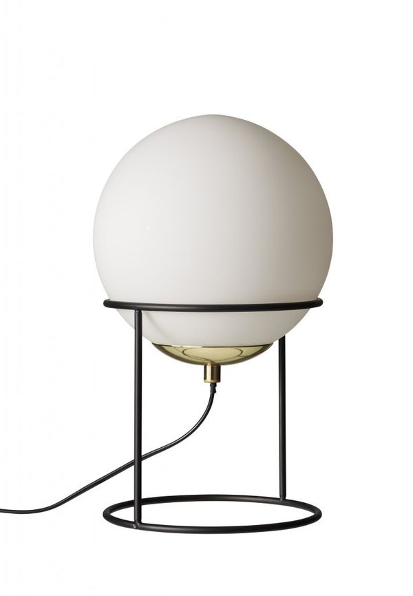 Jättesnygg lampa 2025 från Dyberg Larsen.